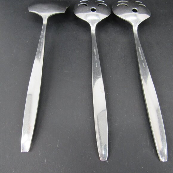 Oneida Starburst Stainless Steel Japan 2 Serving Spoons and 1 Serving Fork - Picture 8 of 9